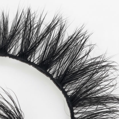 AQueenzDen Queen Tings Real Mink Fluffy Lashes, handcrafted for a voluminous, dramatic look. Cruelty-free mink.