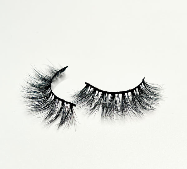 DIVA 100% Real Mink Fluffy Lashes